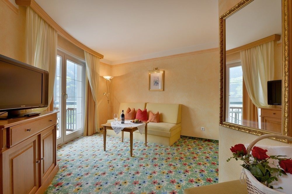 Wohlfuehlhotel Schiestl ฟือเกน ภายนอก รูปภาพ